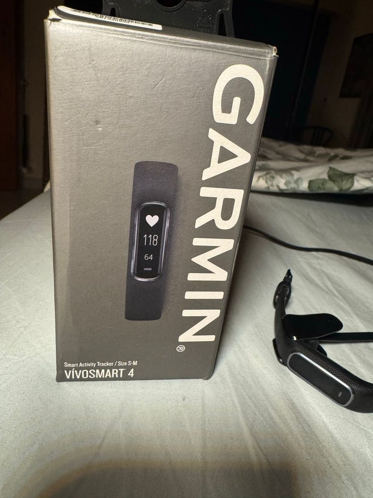 Used Garmin vívosmart 4 Activity Tracker 2018 bike — image 4 of 5