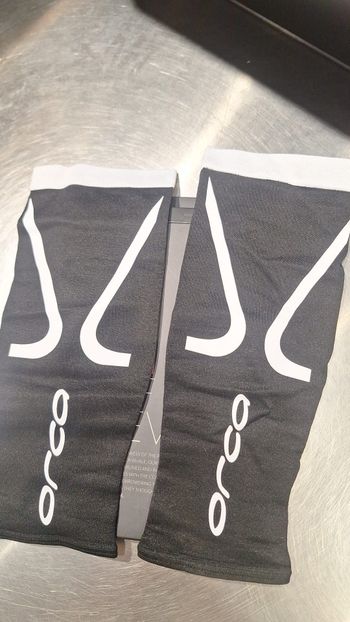 Used Orca Compression Calf Sleeve negro tamaño T2 bike — image 2 of 3