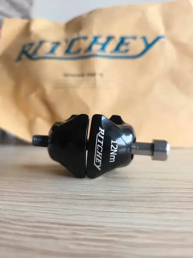 Used Ritchey Chariot de Selle / Collier de serrage pour Rails ronds 7x7 bike — image 1 of 4