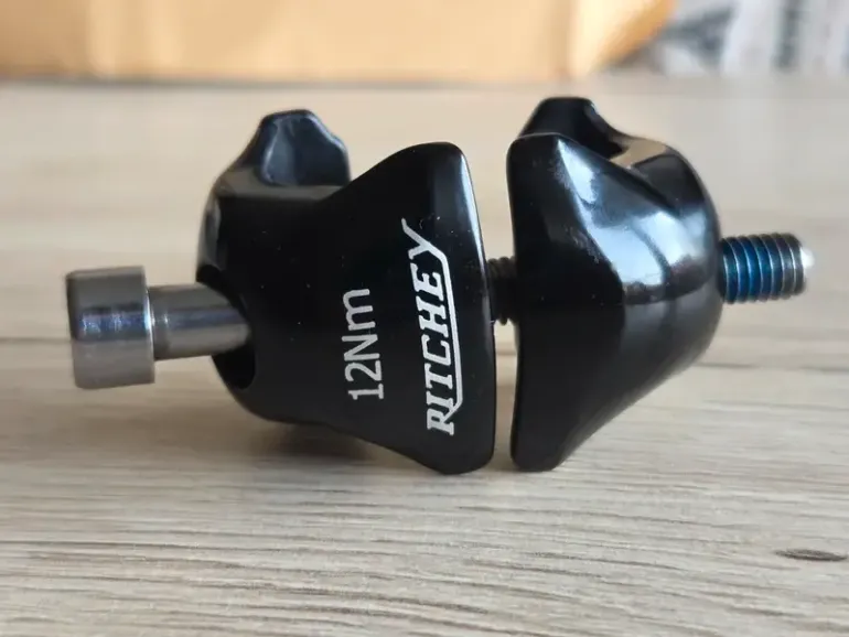 Used Ritchey Chariot de Selle / Collier de serrage pour Rails ronds 7x7 bike — image 4 of 4