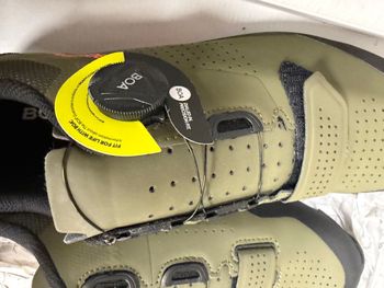 Used Bontrager Foray Mountain Shoes 2025 bike — image 2 of 9