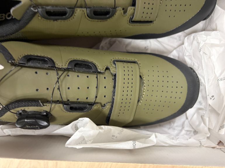 Used Bontrager Foray Mountain Shoes 2025 bike — image 3 of 9