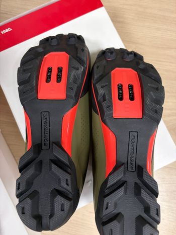 Used Bontrager Foray Mountain Shoes 2025 bike — image 7 of 9