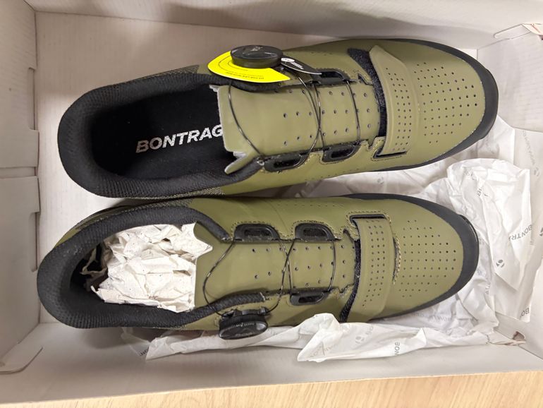 Used Bontrager Foray Mountain Shoes 2025 bike — image 1 of 9