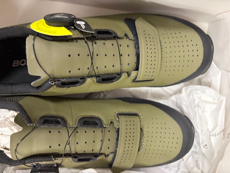 Used Bontrager Foray Mountain Shoes 2025 bike — image 4 of 9