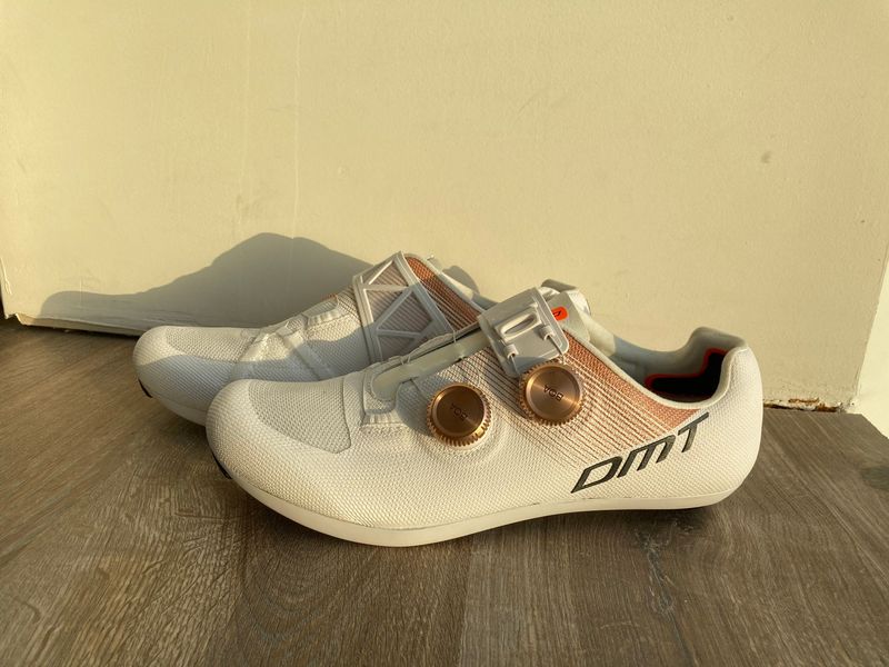 Tweedehands Dmt KR0 EVO Road Cycling Shoes White/Bronze 2025 Cycling Shoes
