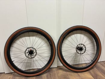 Hunt, 35 Carbon Gravel Wheelset