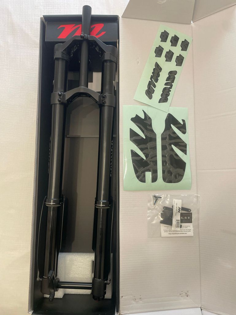 Used Manitou Dorado Suspension Fork 2026 bike — image 2 of 2