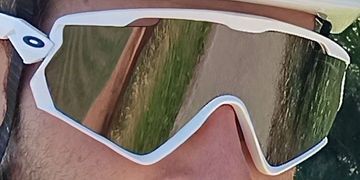 Used Oakley Wind Jacket 2.0 2026 bike — image 1 of 4