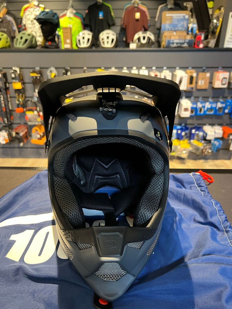 Used 100% Status Full Face MTB Helmet bike — image 7 of 7