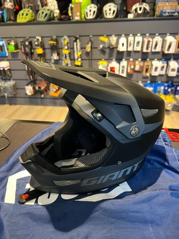 Used 100% Status Full Face MTB Helmet bike — image 3 of 7