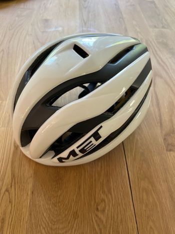 MET, Trenta MIPS Helmet