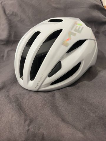 Used MET Rivale Mips 2026 bike — image 10 of 10