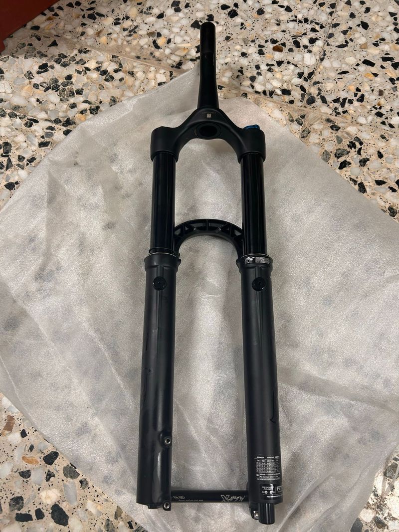 Fox Rhythm 38-170mm 2026 bike usato — immagine 10 di 10