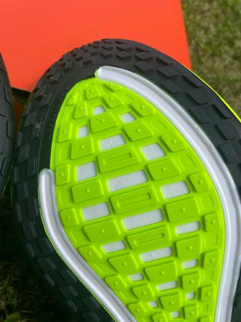 Used Nike vomero plus 2026 bike — image 8 of 10