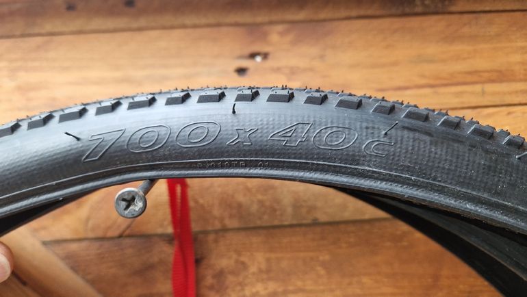 Used Pirelli Cinturato Adventure 700x40c 2026 bike — image 3 of 6