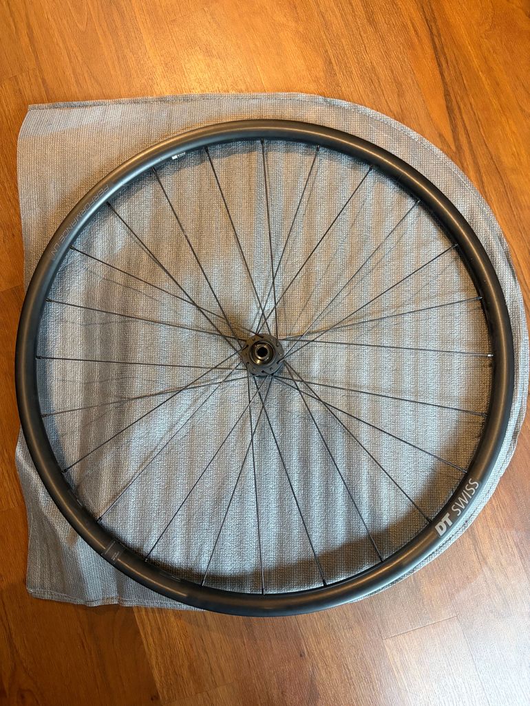Used Dt Swiss Performance LN Classic 29" (700C) bike — image 1 of 12