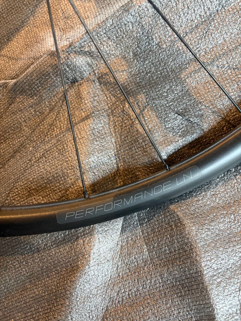 Used Dt Swiss Performance LN Classic 29" (700C) bike — image 10 of 12