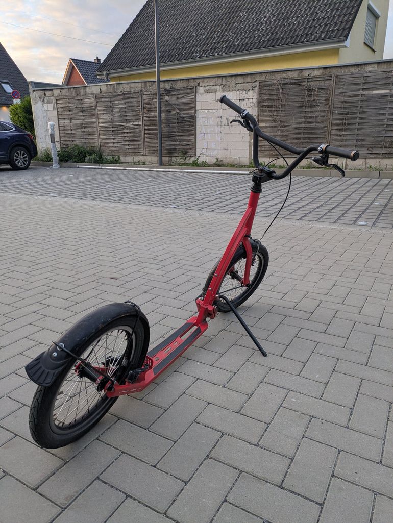 Used Master 16/16 Folding Scooter 2023 bike — image 1 of 6