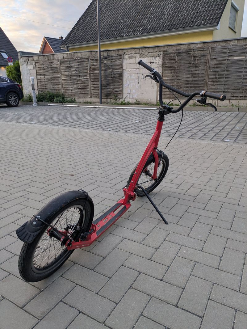 Master 16/16 Folding Scooter 2023 Skate / Scooter d'occasion