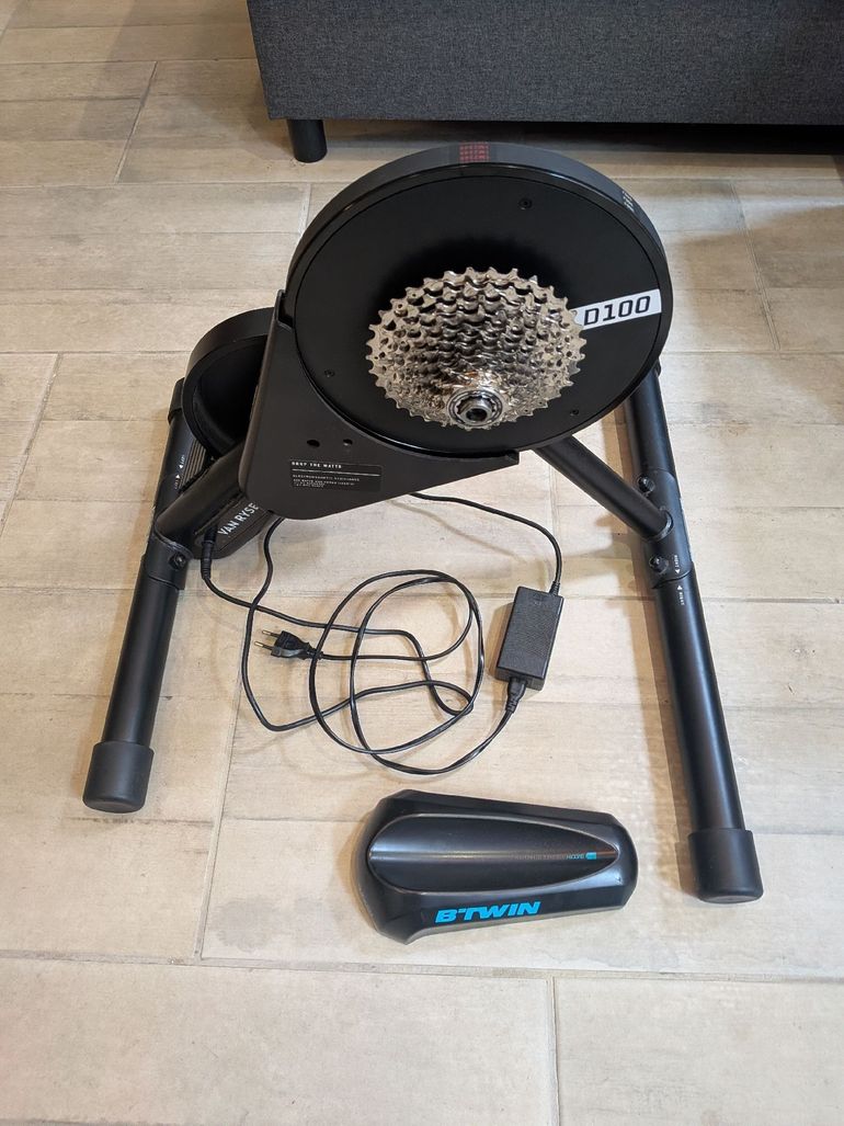 Used Van Rysel D100 Smart Trainer 2026 bike — image 1 of 7