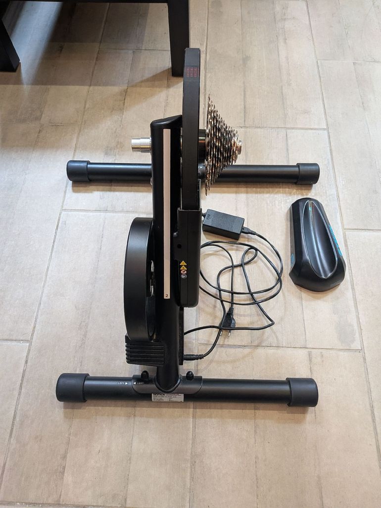 Used Van Rysel D100 Smart Trainer 2026 bike — image 2 of 7