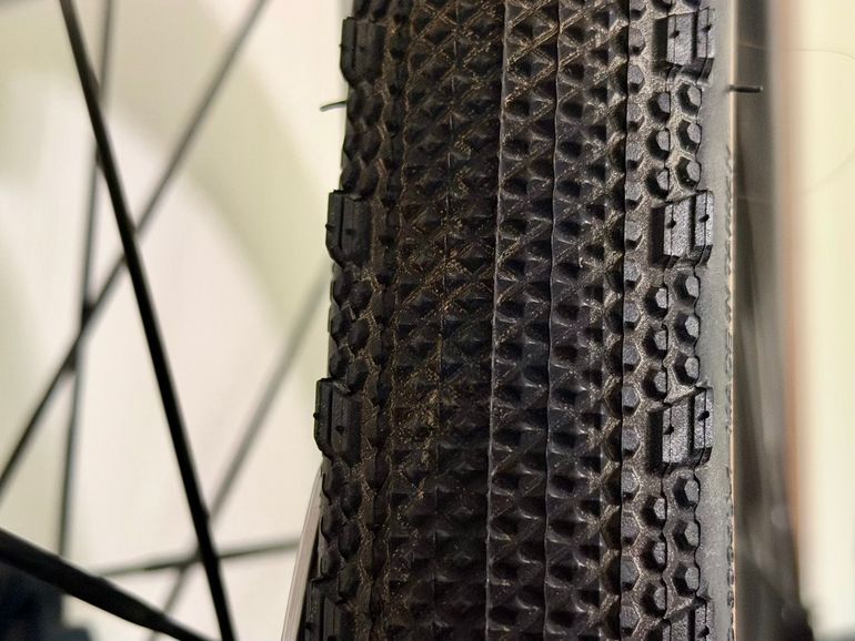 Used Cadex AR 35 Wheelset 2025 bike — image 3 of 7