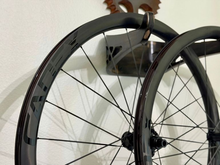 Used Cadex AR 35 Wheelset 2025 bike — image 2 of 6
