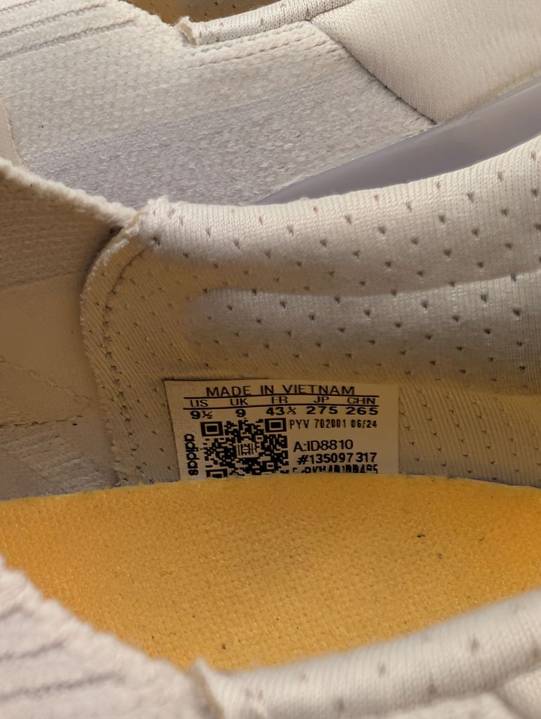 Used Adidas Ultraboost 5 UK 9 FR 43 1/3 2024 bike — image 4 of 5