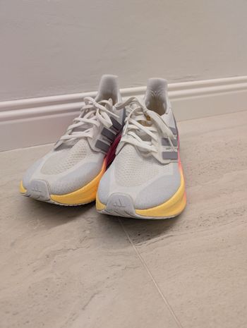 Used Adidas Ultraboost 5 UK 9 FR 43 1/3 2024 bike
