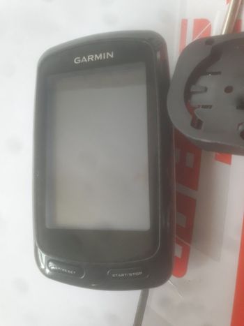 Used Garmin Edge 800 avec câble USB et support bike — image 4 of 8
