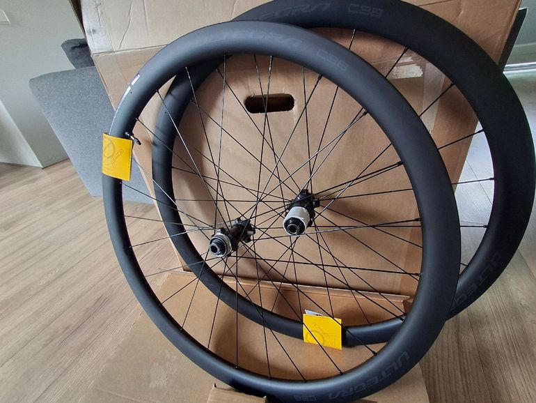 Used Shimano Ultegra WH-R8170-C36-TL Wheelset 2025 bike — image 1 of 5