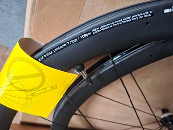 Used Shimano Ultegra WH-R8170-C36-TL Wheelset 2025 bike — image 5 of 5