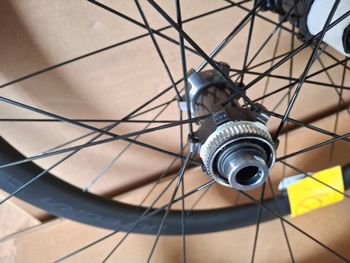 Used Shimano Ultegra WH-R8170-C36-TL Wheelset 2025 bike — image 4 of 5