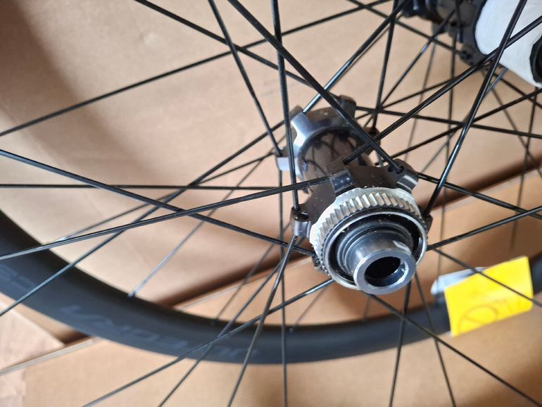 Used Shimano Ultegra WH-R8170-C36-TL Wheelset 2025 bike — image 4 of 5