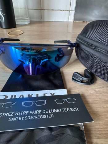 Used Oakley QNTM Kato Prizm Sapphire bike — image 4 of 4