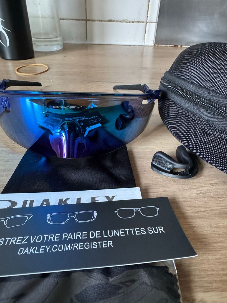 Used Oakley QNTM Kato Prizm Sapphire bike — image 4 of 4