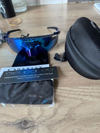 Used Oakley QNTM Kato Prizm Sapphire bike — image 3 of 4