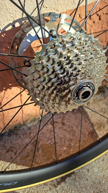 Used Shimano Dura-ace C50 2023 bike — image 4 of 9