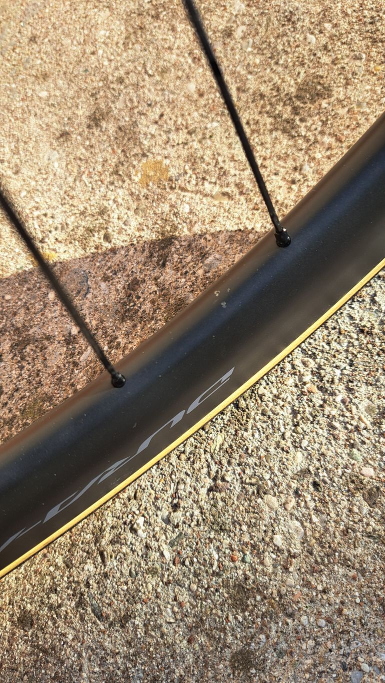 Used Shimano Dura-ace C50 2023 bike — image 5 of 9