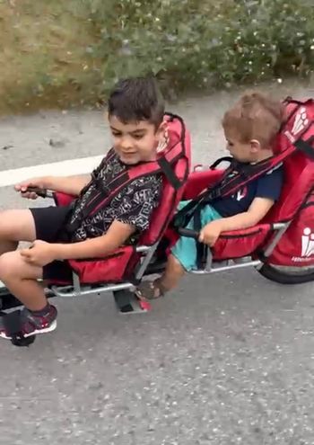 Used Weehoo Remorque enfant double 2020 bike — image 3 of 3