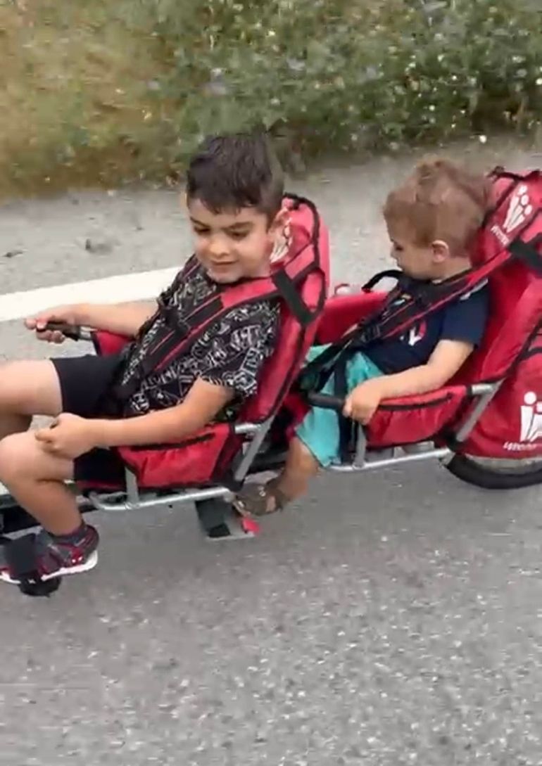Used Weehoo Remorque enfant double 2020 bike — image 3 of 3