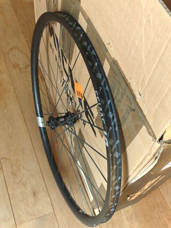Used Dt Swiss G1800 bike — image 6 of 12