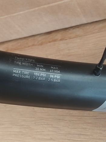 Used Dt Swiss G1800 bike — image 4 of 12