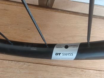 Used Dt Swiss G1800 bike — image 9 of 12