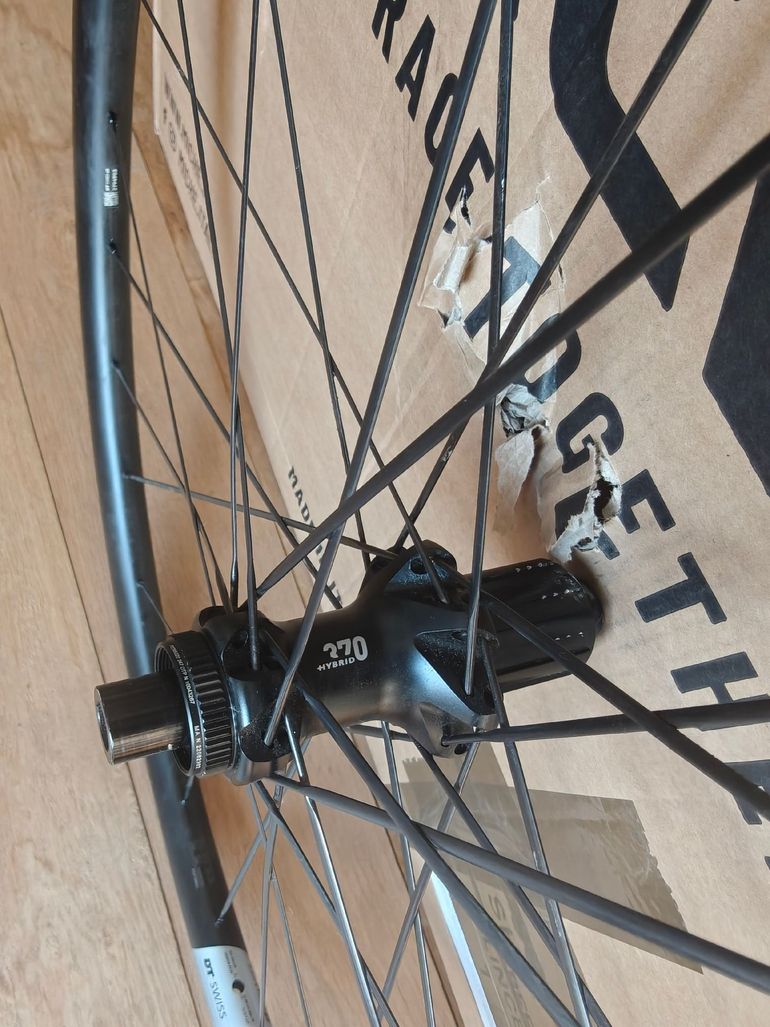 Used Dt Swiss G1800 bike — image 8 of 12