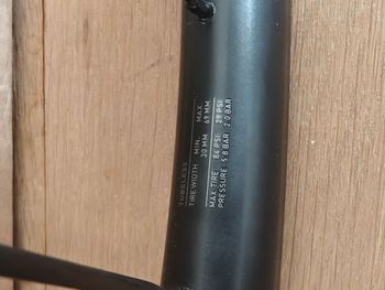 Used Dt Swiss G1800 bike — image 3 of 12