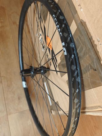 Used Dt Swiss G1800 bike — image 12 of 12
