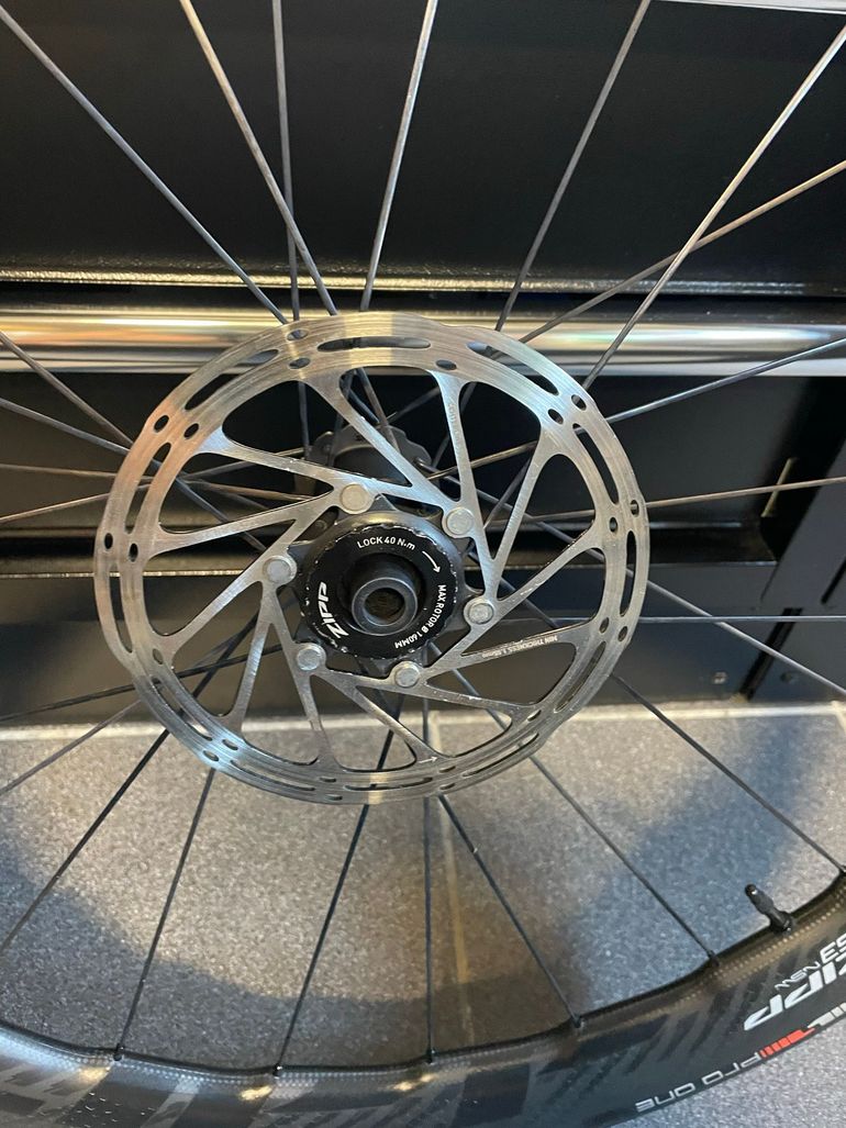 Used Zipp 353NSW Wheelset 2025 bike — image 6 of 9