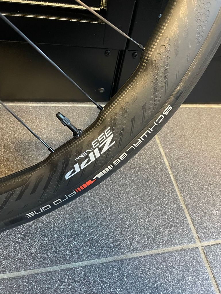 Used Zipp 353NSW Wheelset 2025 bike — image 3 of 9